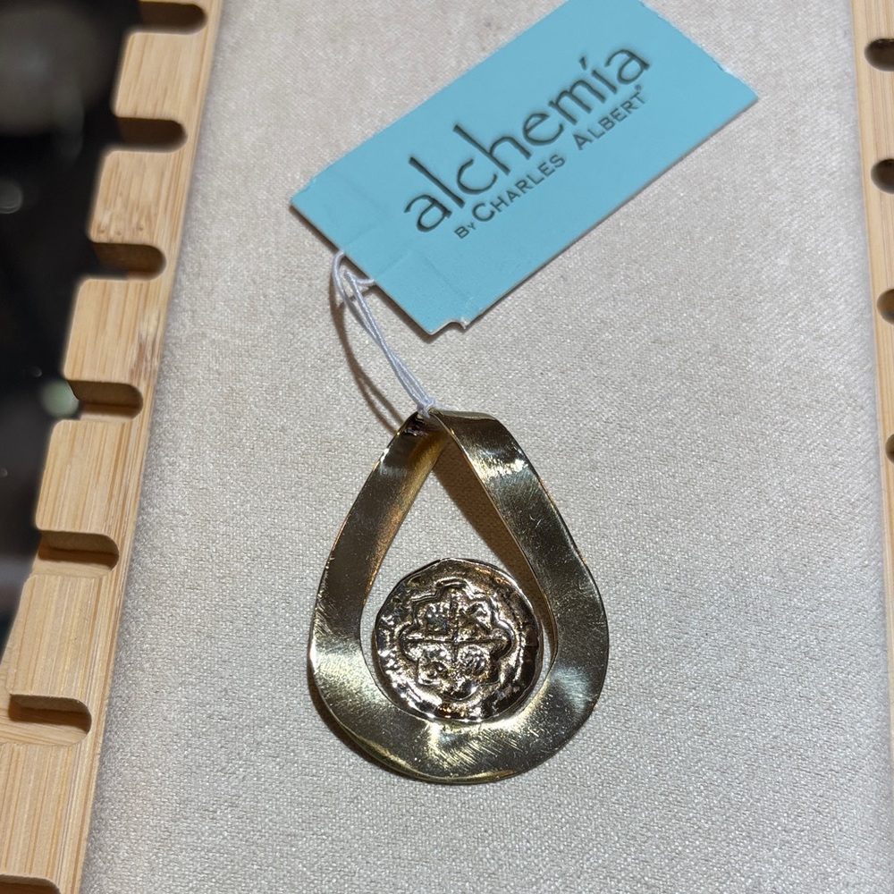 Charles Albert Gold Teardrop Necklace